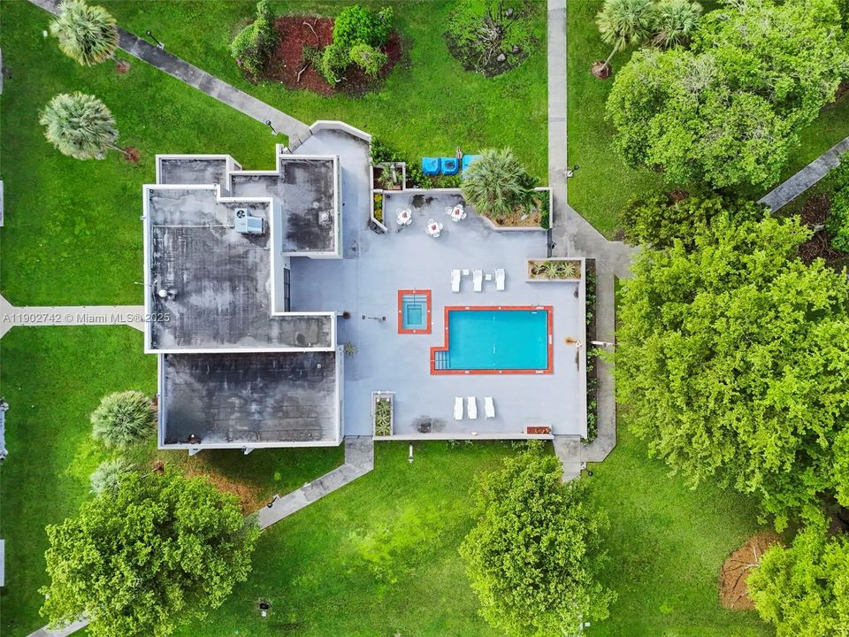 Recently Rented: $2,100 (2 beds, 1 baths, 721 Square Feet)