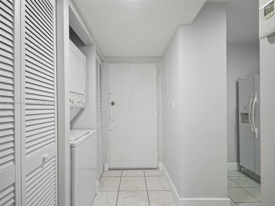 Recently Rented: $2,100 (2 beds, 1 baths, 721 Square Feet)