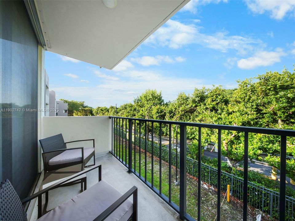 Recently Rented: $2,100 (2 beds, 1 baths, 721 Square Feet)