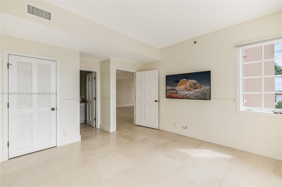 For Sale: $3,490,000 (3 beds, 3 baths, 2049 Square Feet)