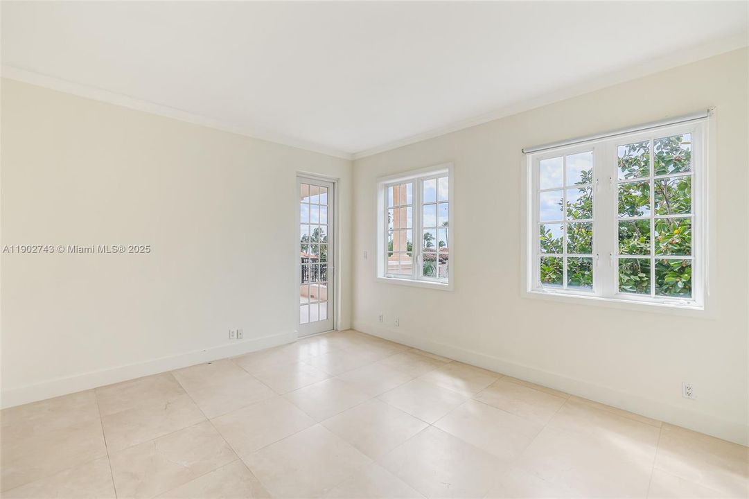 For Sale: $3,490,000 (3 beds, 3 baths, 2049 Square Feet)