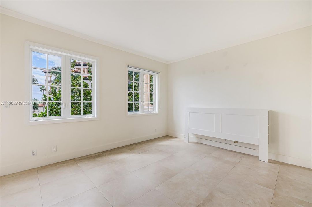 For Sale: $3,490,000 (3 beds, 3 baths, 2049 Square Feet)