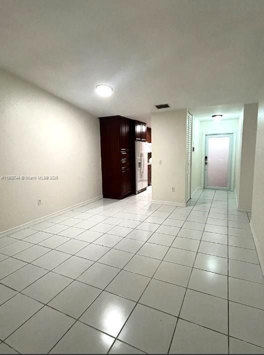 Recently Rented: $3,000 (3 beds, 2 baths, 970 Square Feet)