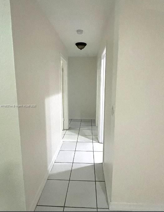 Recently Rented: $3,000 (3 beds, 2 baths, 970 Square Feet)