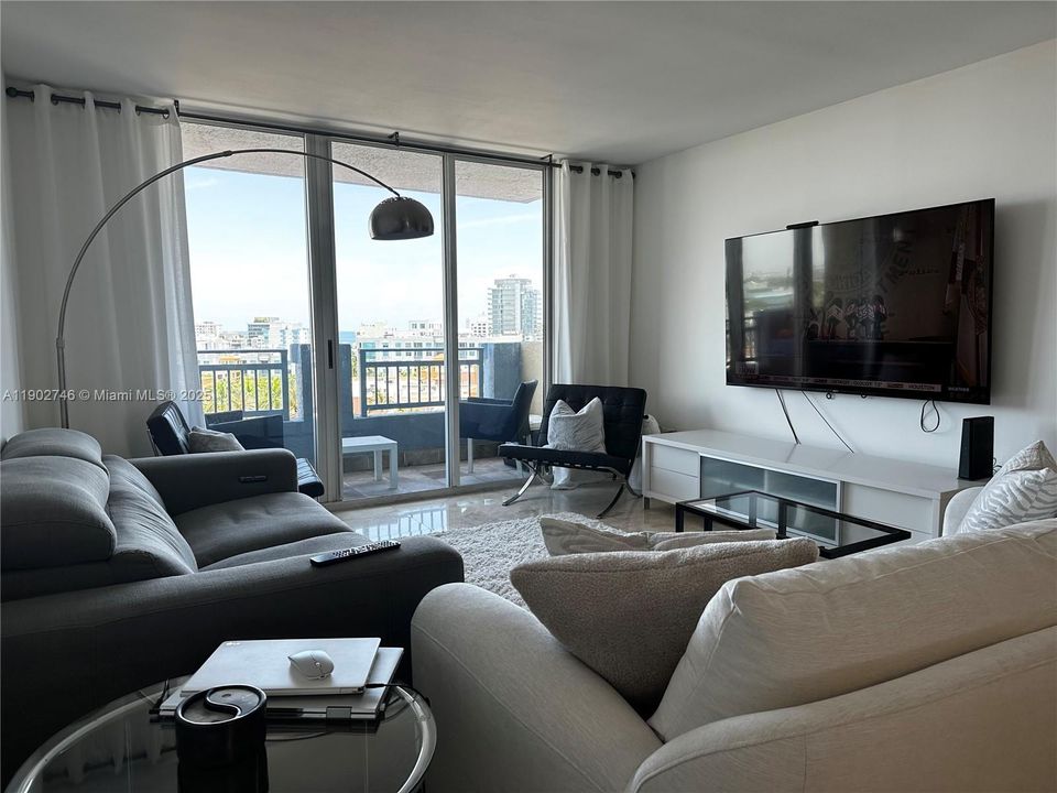 Active With Contract: $6,300 (2 beds, 2 baths, 1080 Square Feet)