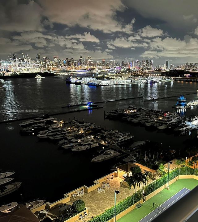 Active With Contract: $6,300 (2 beds, 2 baths, 1080 Square Feet)