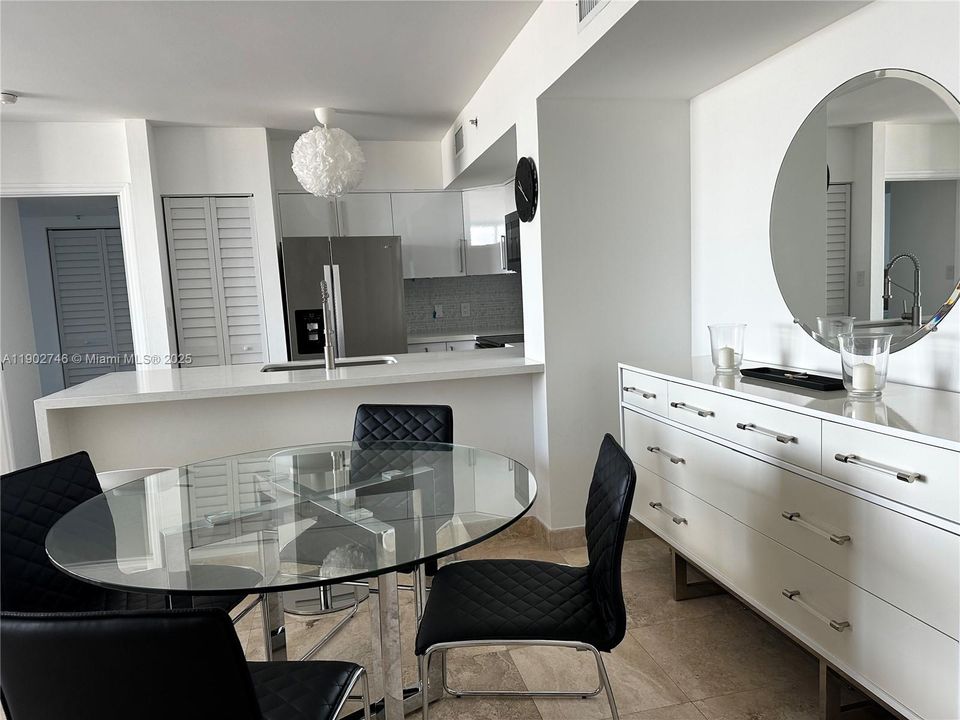 Active With Contract: $6,300 (2 beds, 2 baths, 1080 Square Feet)