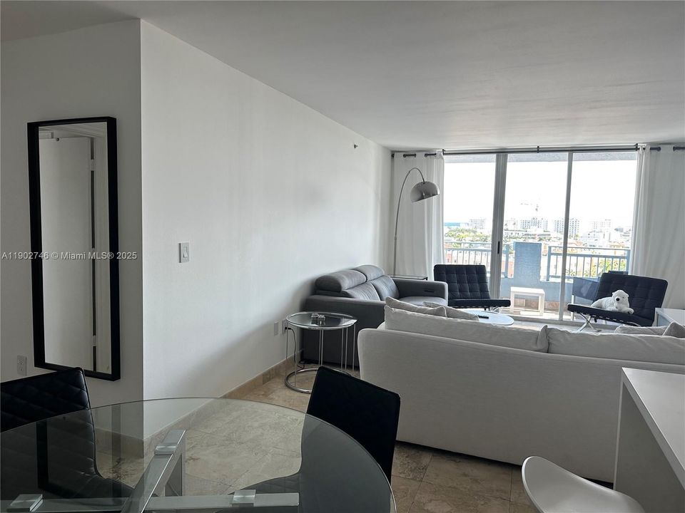 Active With Contract: $6,300 (2 beds, 2 baths, 1080 Square Feet)