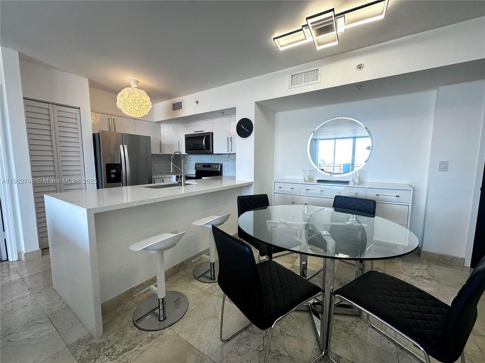 Active With Contract: $6,300 (2 beds, 2 baths, 1080 Square Feet)