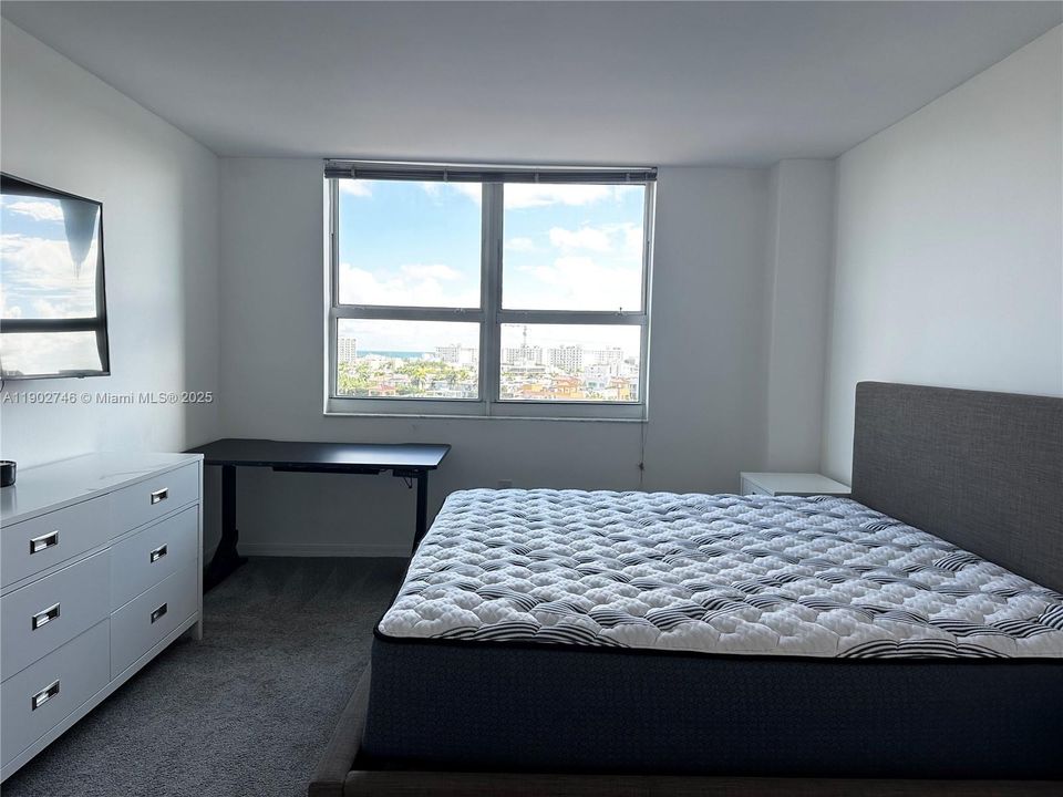 Active With Contract: $6,300 (2 beds, 2 baths, 1080 Square Feet)
