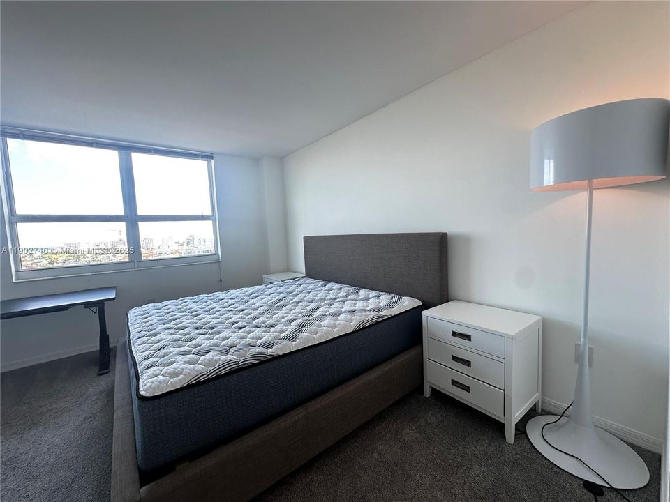 Active With Contract: $6,300 (2 beds, 2 baths, 1080 Square Feet)