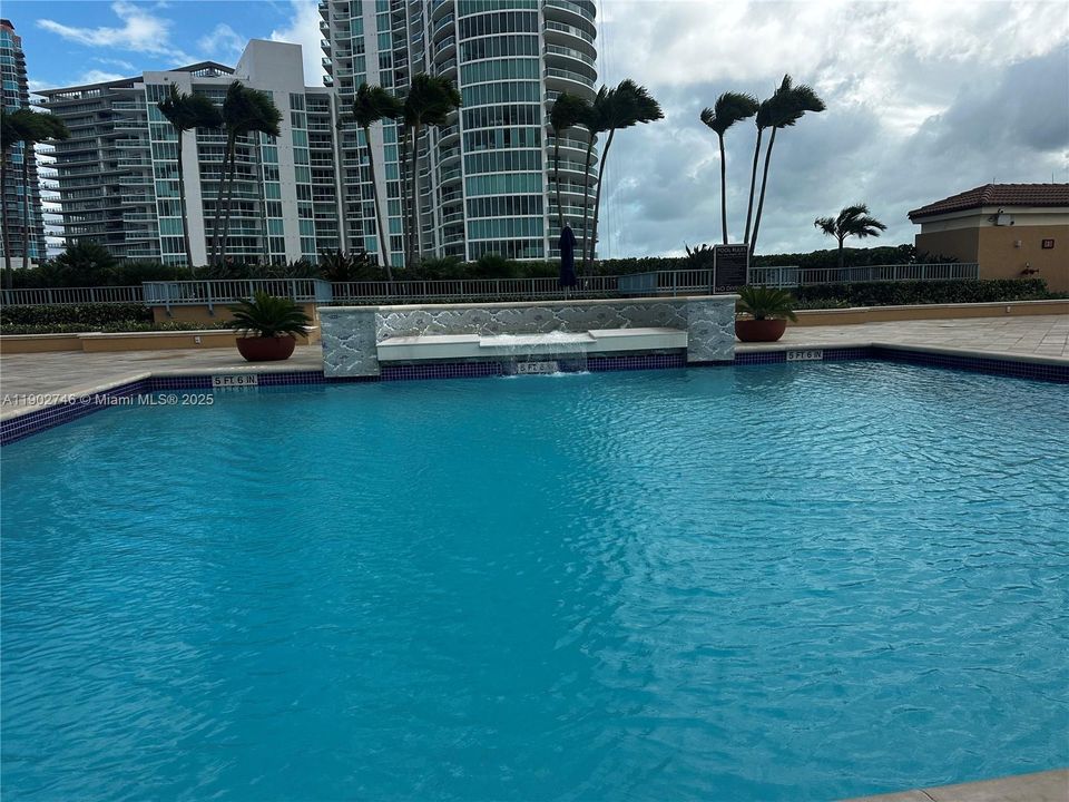 Active With Contract: $6,300 (2 beds, 2 baths, 1080 Square Feet)