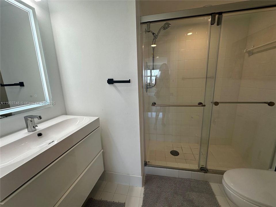 Active With Contract: $6,300 (2 beds, 2 baths, 1080 Square Feet)