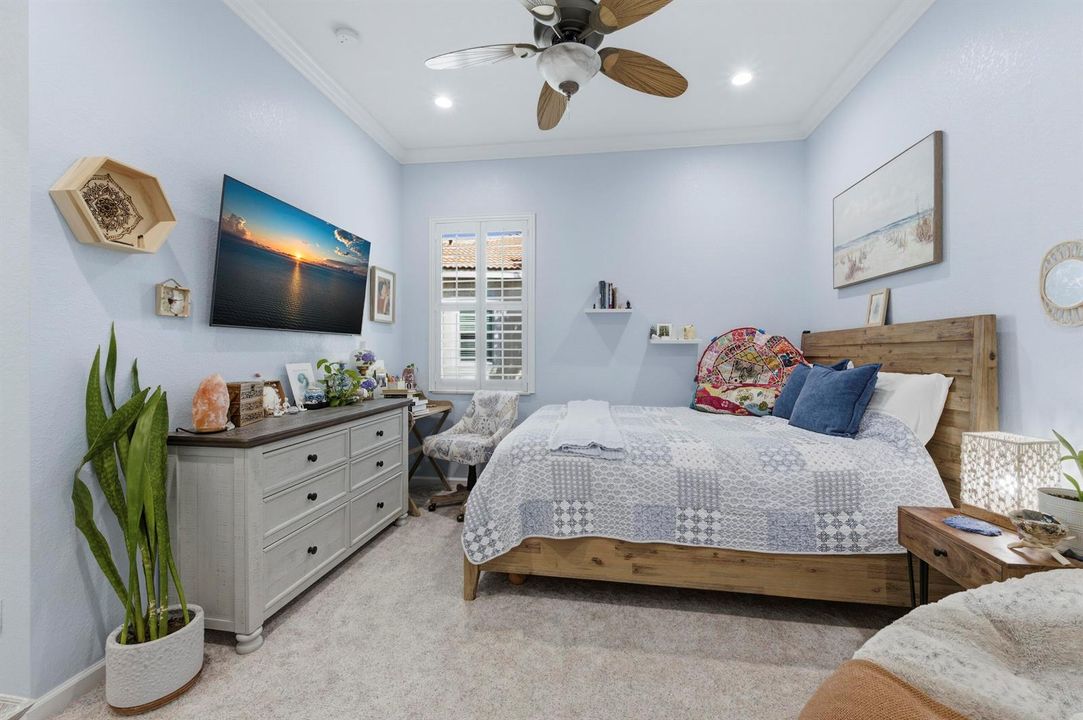 Guest bedroom