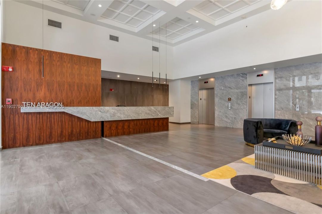 For Rent: $2,950 (1 beds, 1 baths, 753 Square Feet)