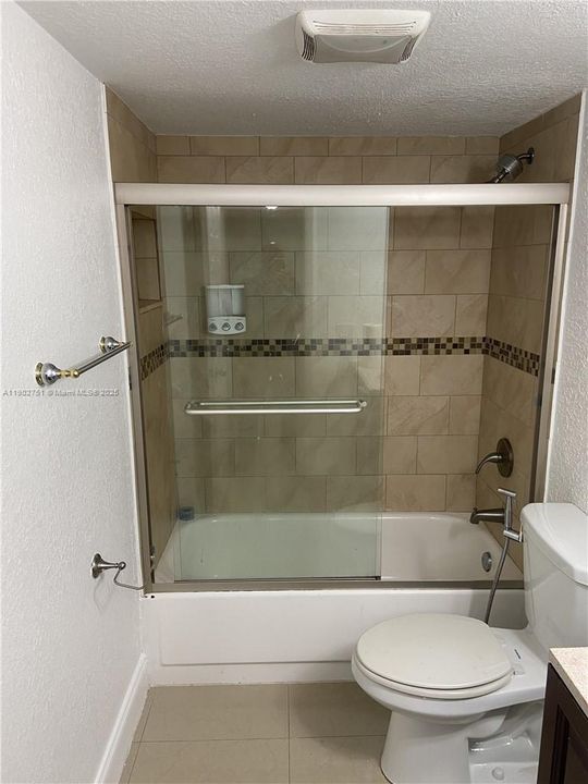 For Sale: $219,000 (2 beds, 2 baths, 1074 Square Feet)