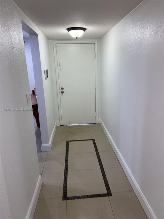 For Sale: $219,000 (2 beds, 2 baths, 1074 Square Feet)