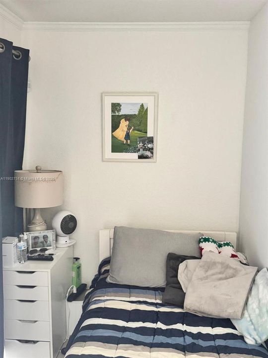 For Sale: $219,000 (2 beds, 2 baths, 1074 Square Feet)