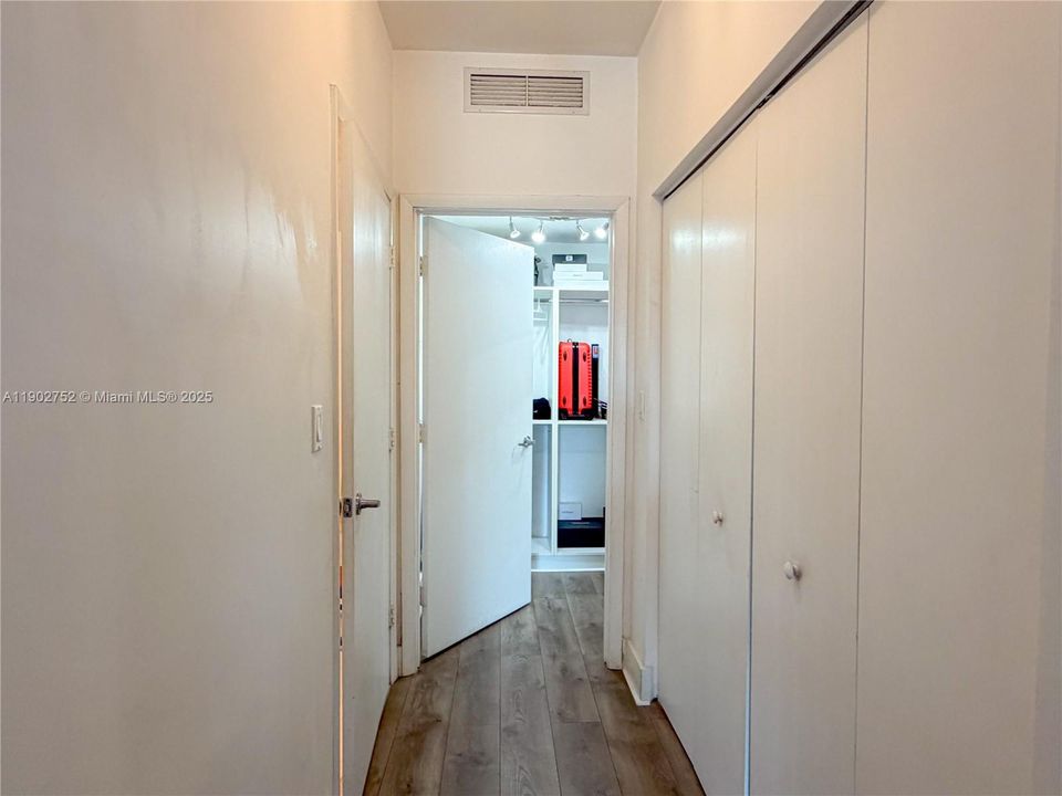 Recently Rented: $3,600 (2 beds, 2 baths, 1172 Square Feet)