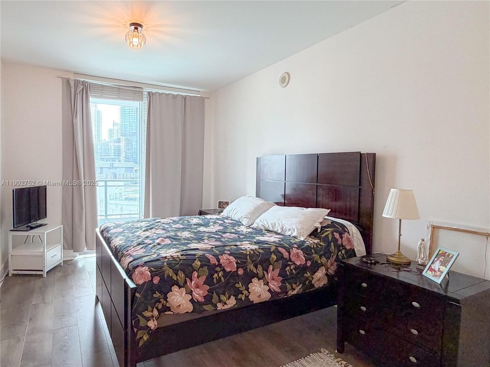 Recently Rented: $3,600 (2 beds, 2 baths, 1172 Square Feet)