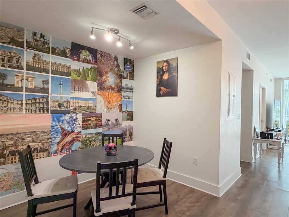 Recently Rented: $3,600 (2 beds, 2 baths, 1172 Square Feet)