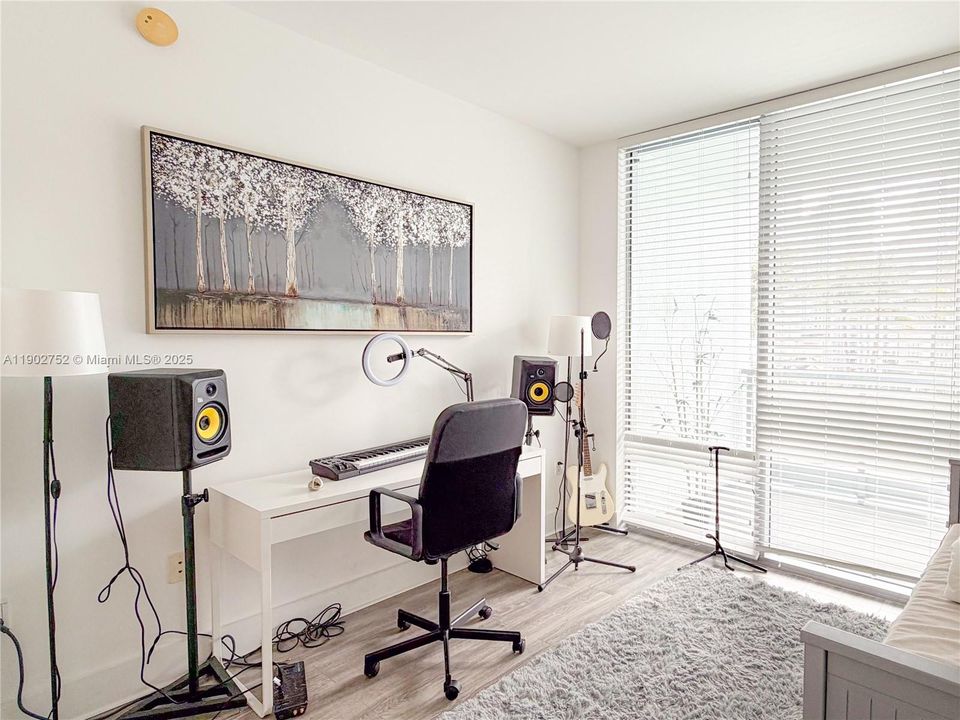 Recently Rented: $3,600 (2 beds, 2 baths, 1172 Square Feet)