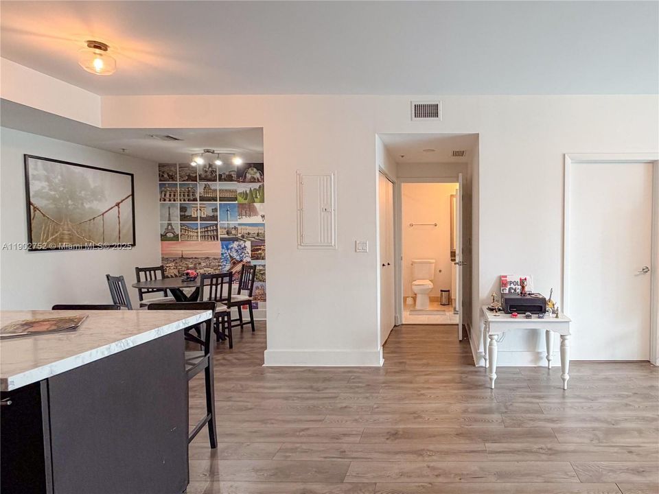 Recently Rented: $3,600 (2 beds, 2 baths, 1172 Square Feet)