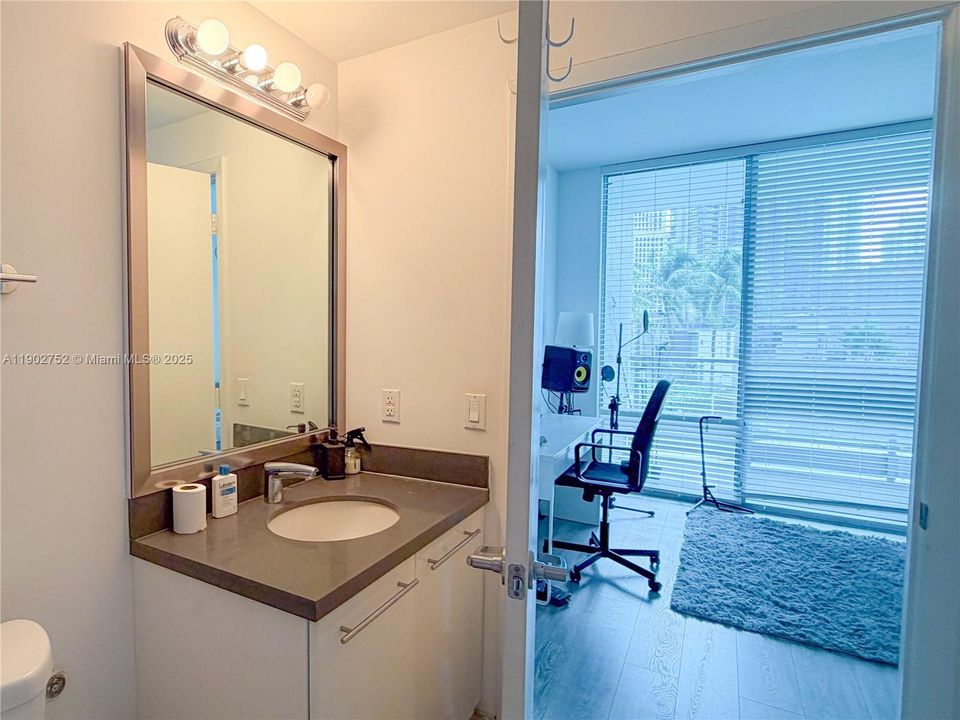 Recently Rented: $3,600 (2 beds, 2 baths, 1172 Square Feet)