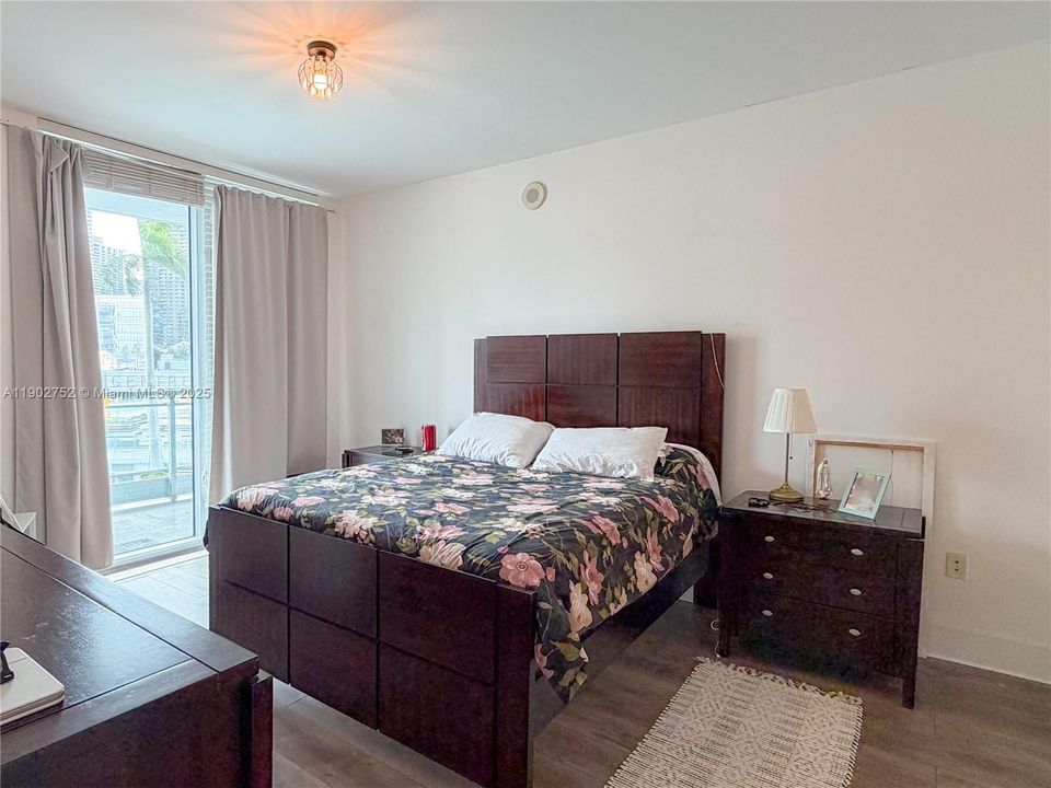 Recently Rented: $3,600 (2 beds, 2 baths, 1172 Square Feet)