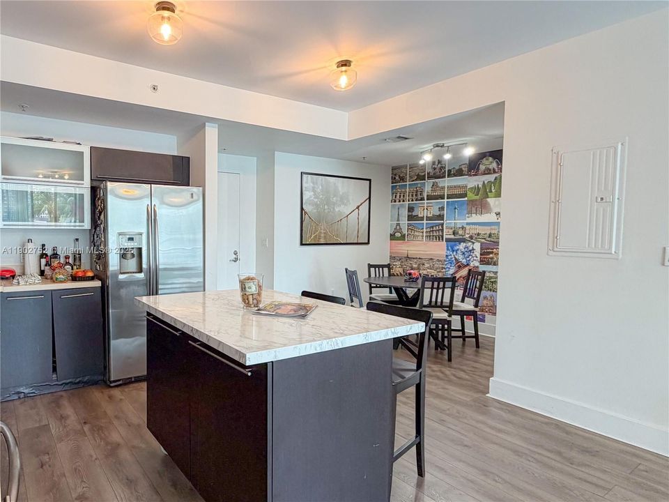 Recently Rented: $3,600 (2 beds, 2 baths, 1172 Square Feet)