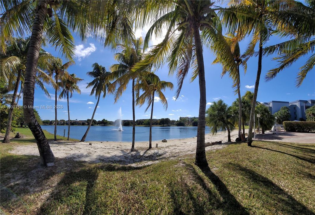 Recently Rented: $1,950 (1 beds, 1 baths, 1125 Square Feet)