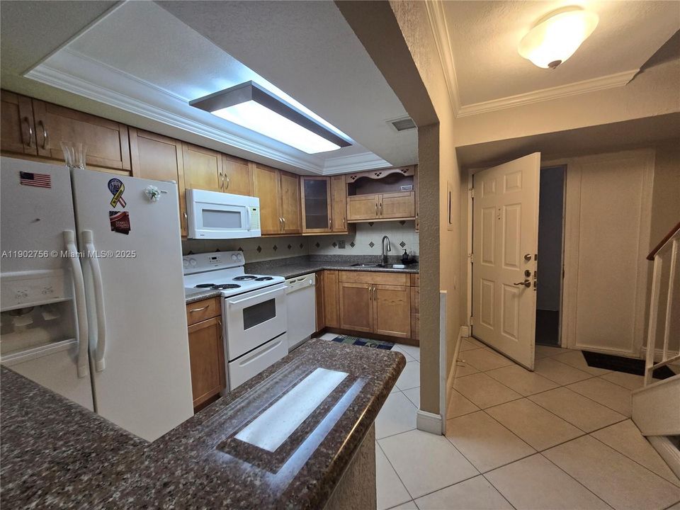 Recently Rented: $1,950 (1 beds, 1 baths, 1125 Square Feet)