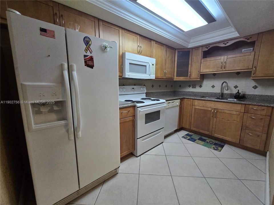 Recently Rented: $1,950 (1 beds, 1 baths, 1125 Square Feet)