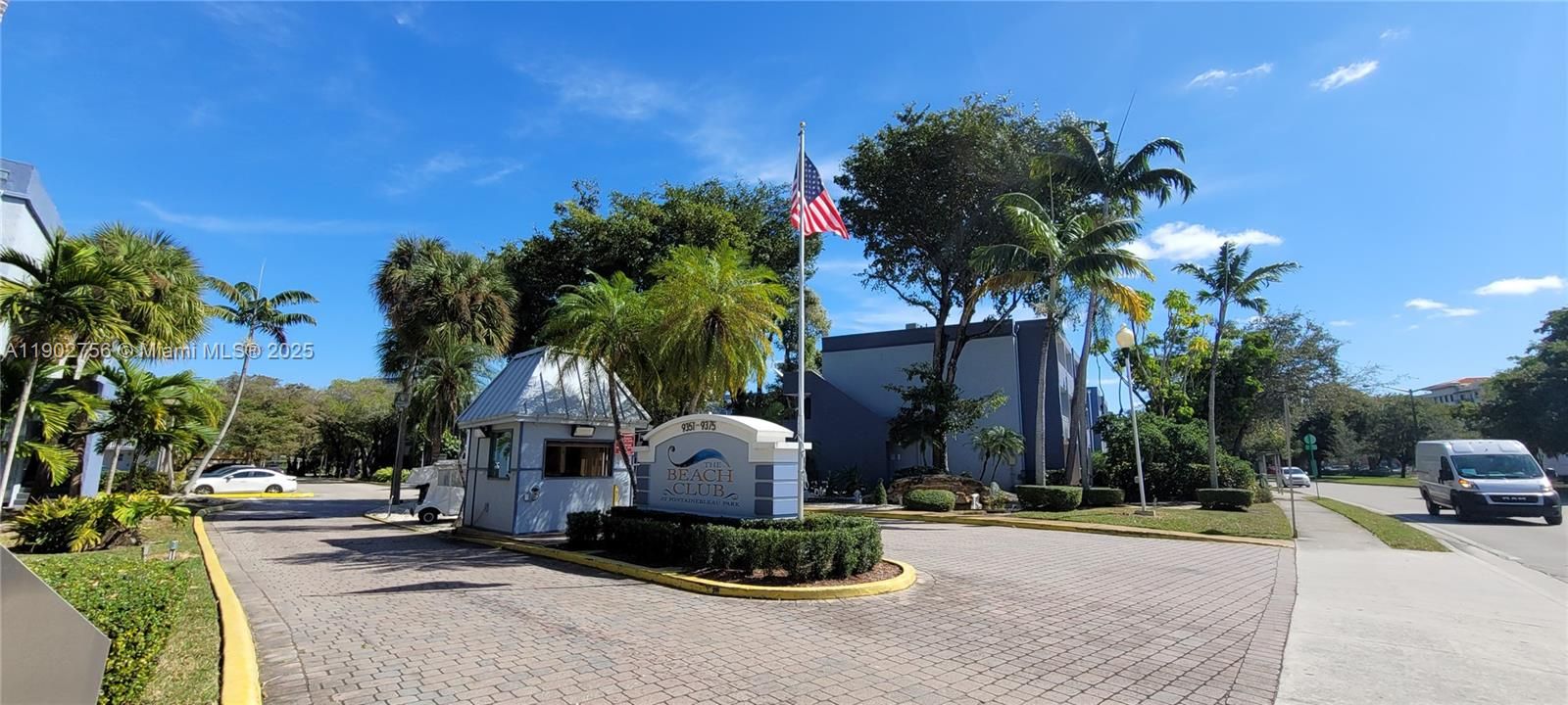 Recently Rented: $1,950 (1 beds, 1 baths, 1125 Square Feet)