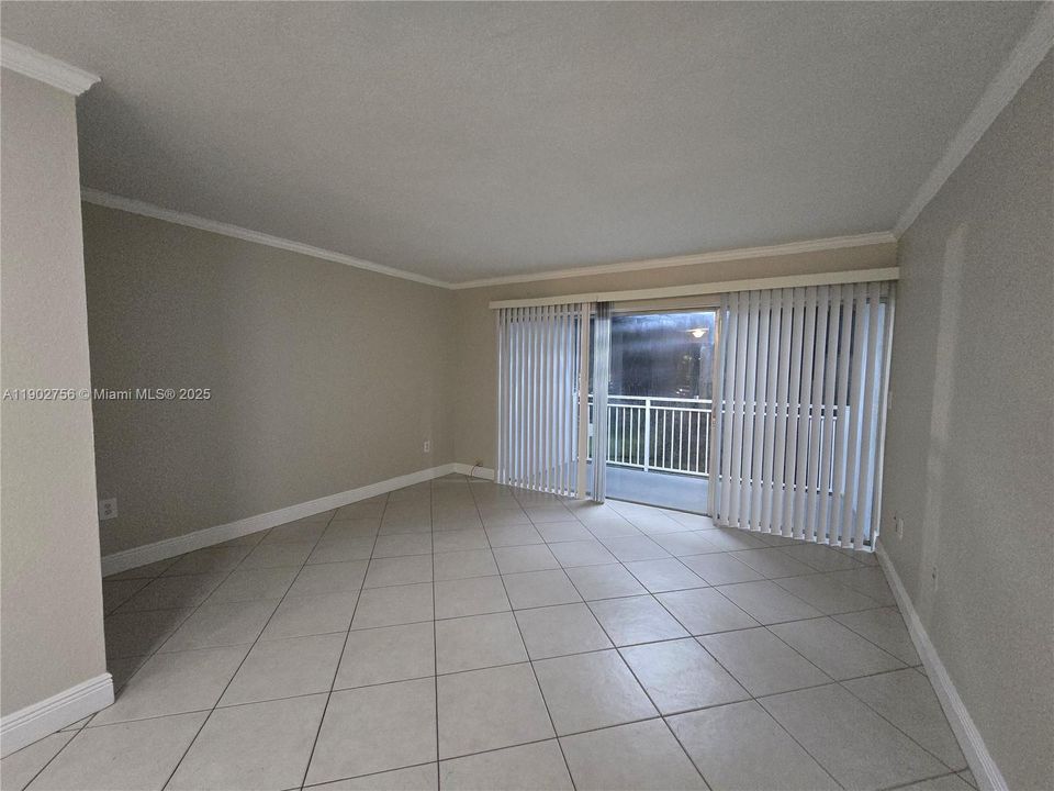 Recently Rented: $1,950 (1 beds, 1 baths, 1125 Square Feet)