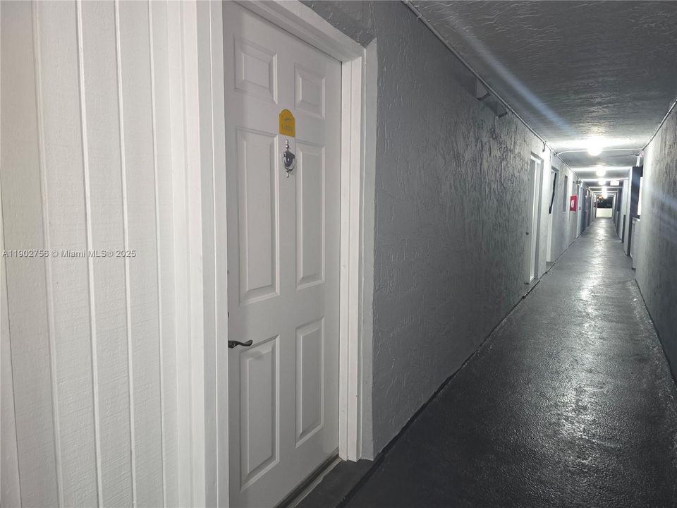 Recently Rented: $1,950 (1 beds, 1 baths, 1125 Square Feet)