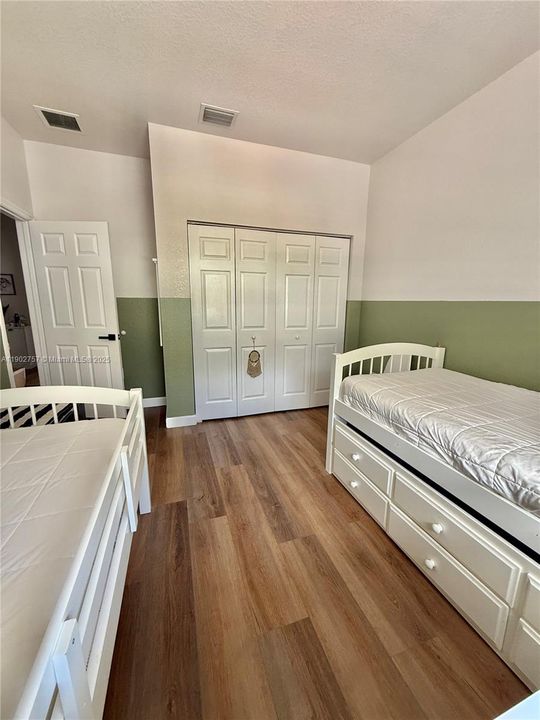 出租: $3,900 (4 贝兹, 3 浴室, 1912 平方英尺)