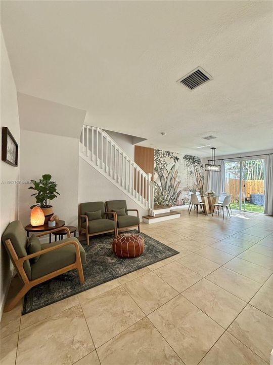 出租: $3,900 (4 贝兹, 3 浴室, 1912 平方英尺)