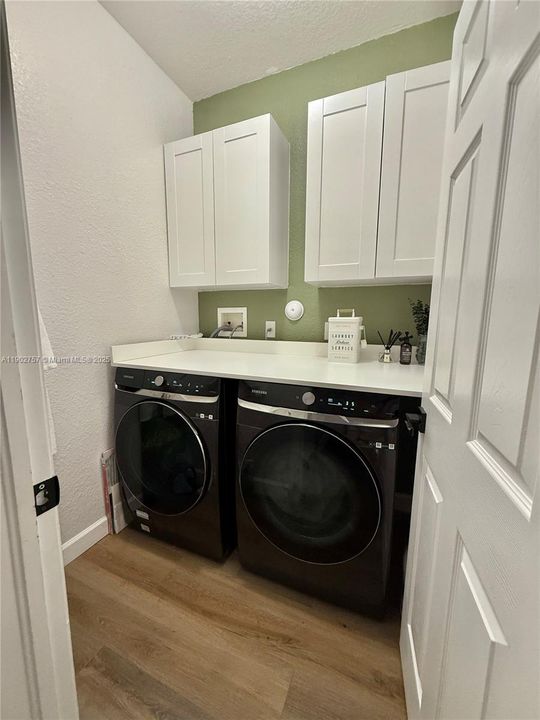 出租: $3,900 (4 贝兹, 3 浴室, 1912 平方英尺)