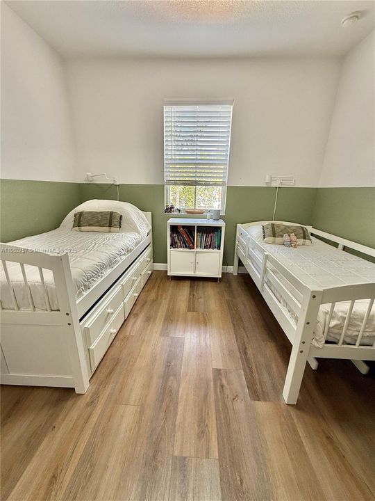 出租: $3,900 (4 贝兹, 3 浴室, 1912 平方英尺)