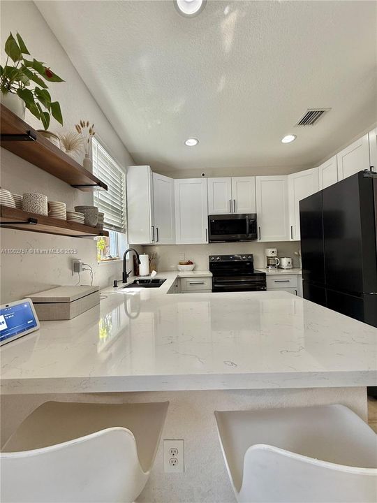 出租: $3,900 (4 贝兹, 3 浴室, 1912 平方英尺)