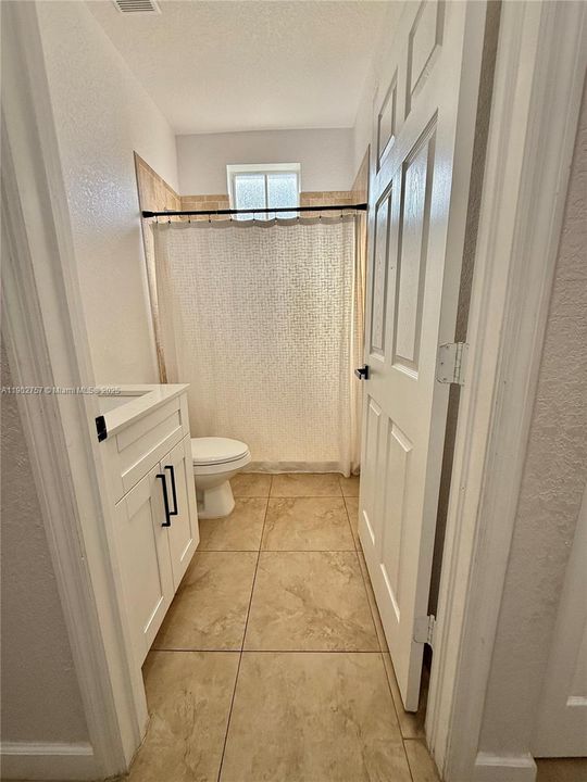 出租: $3,900 (4 贝兹, 3 浴室, 1912 平方英尺)