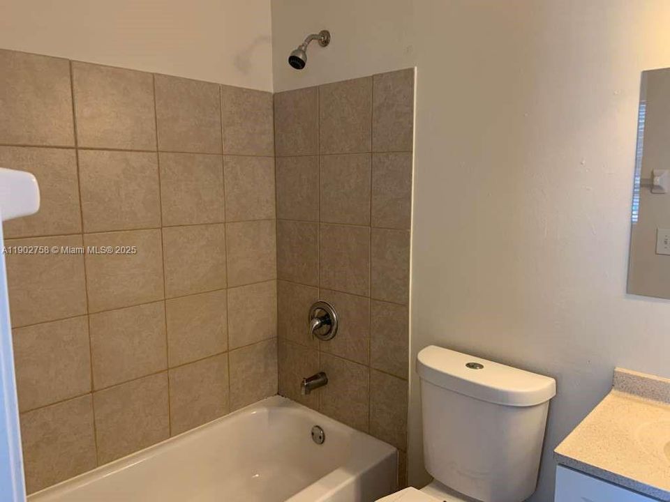 For Rent: $2,750 (2 beds, 2 baths, 1110 Square Feet)