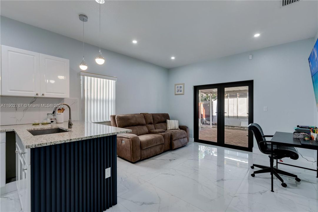 Active With Contract: $550,000 (3 beds, 2 baths, 1480 Square Feet)