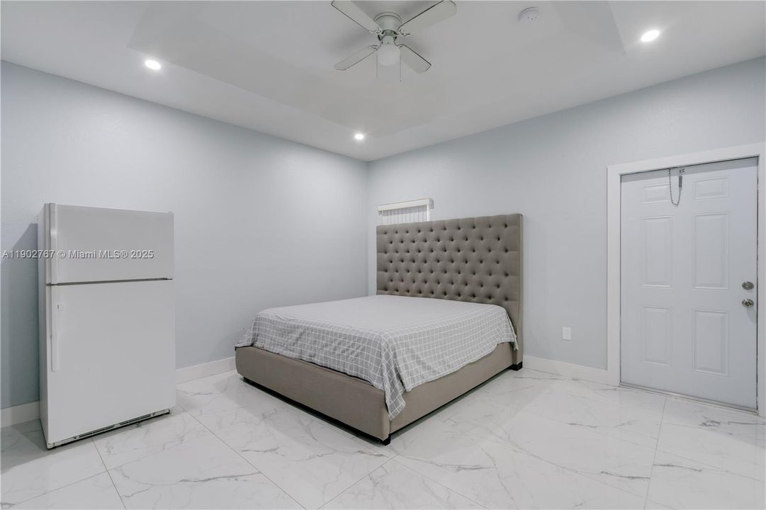 Active With Contract: $550,000 (3 beds, 2 baths, 1480 Square Feet)