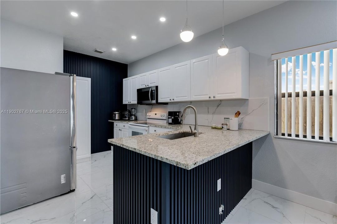 Active With Contract: $550,000 (3 beds, 2 baths, 1480 Square Feet)