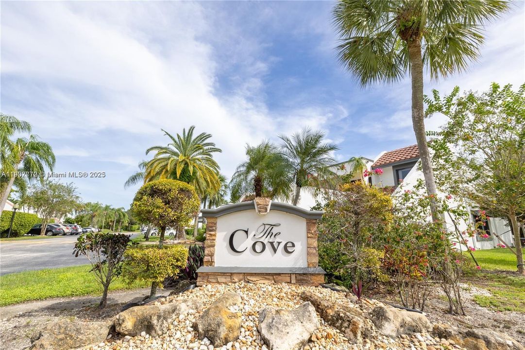 Active With Contract: $3,600 (3 beds, 2 baths, 2050 Square Feet)