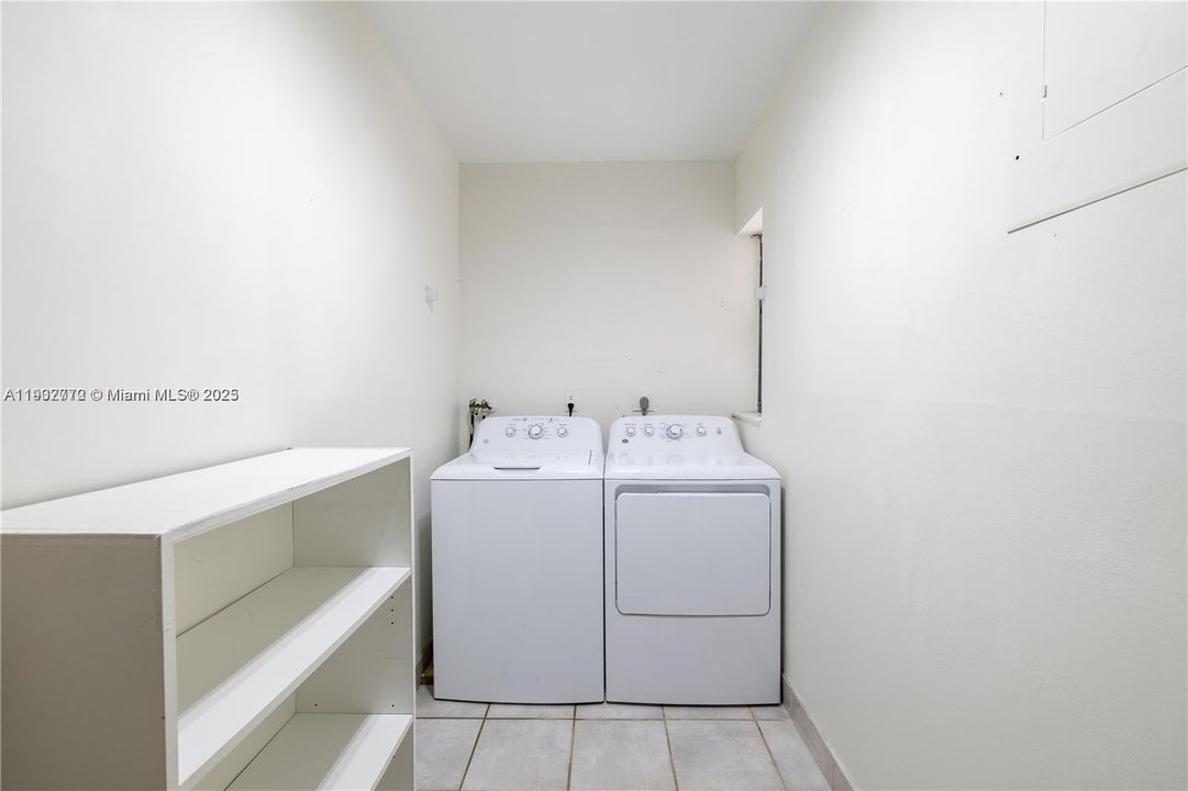 Active With Contract: $3,600 (3 beds, 2 baths, 2050 Square Feet)