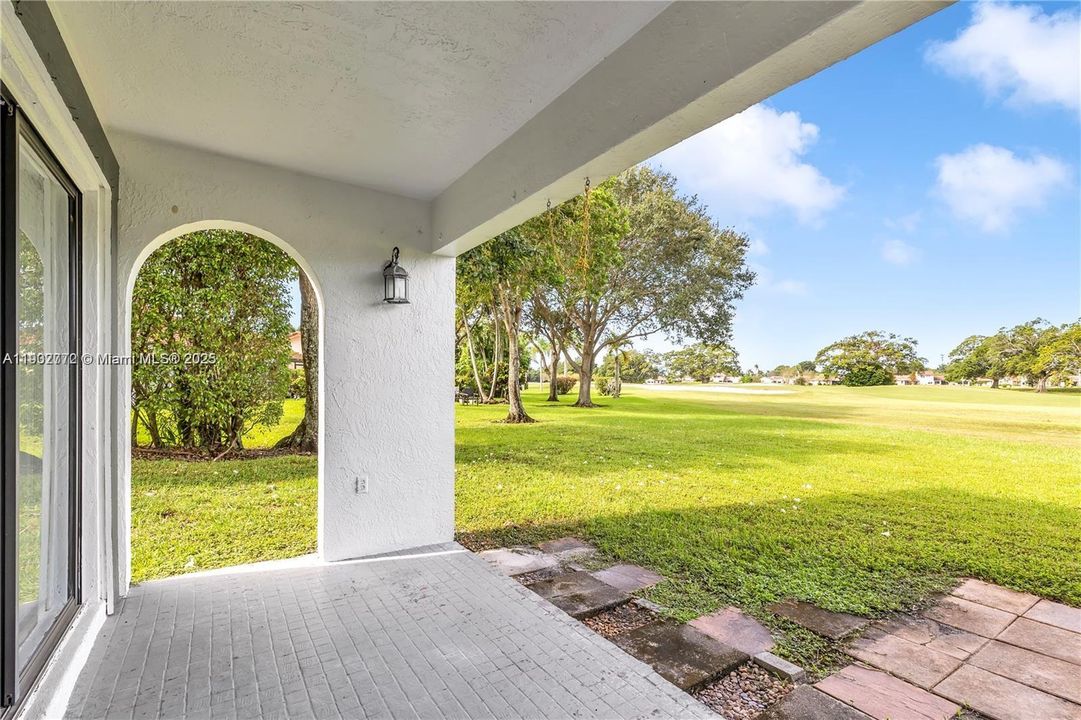 Active With Contract: $3,600 (3 beds, 2 baths, 2050 Square Feet)