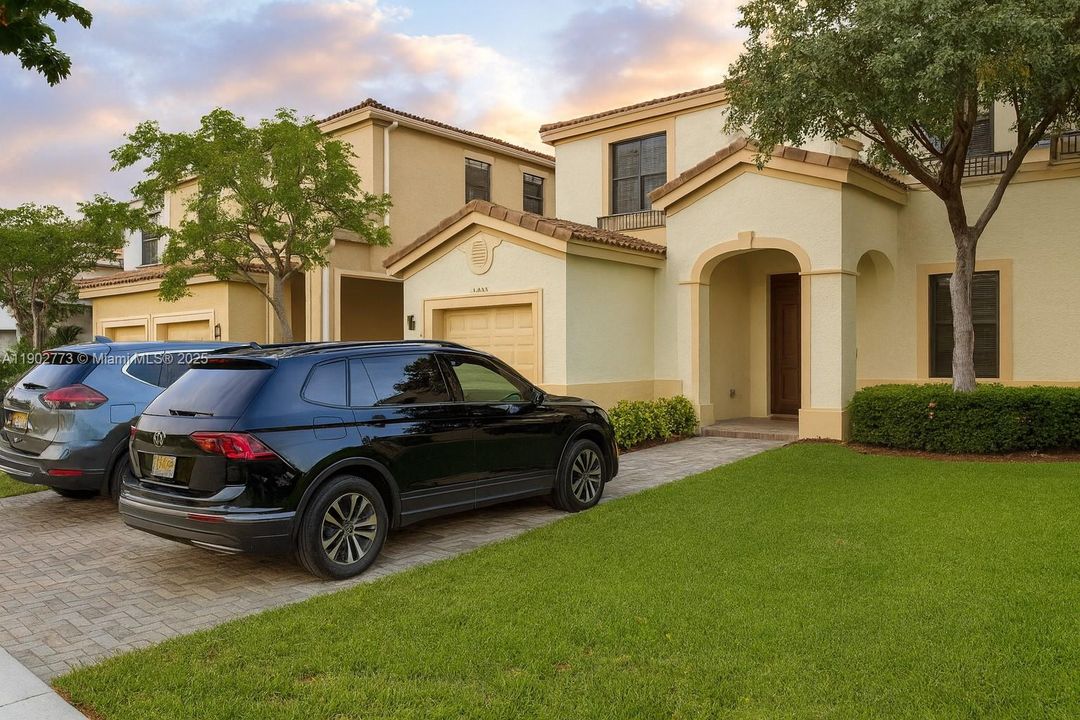 For Sale: $720,000 (3 beds, 2 baths, 1965 Square Feet)